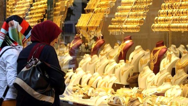 Altın alımına getirilen yüzde 1'lik vergi kuyumcudan yapılan alışverişi kapsamıyor