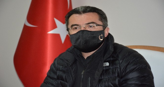 Erzurum Valisi Memiş: “Çat'ta 5 mahalle 2 mezrada evlerde çatlak ve yıkım oldu, 1 vatandaşımız hafif yaralı”