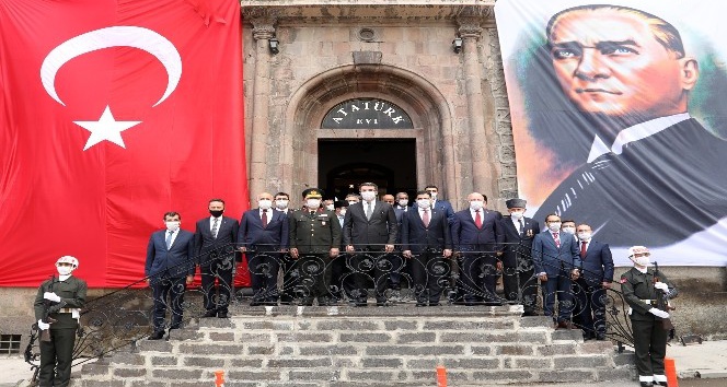 Atatürk'ün Erzurum'a gelişinin 101. yıl dönümü törenlerle kutlandı